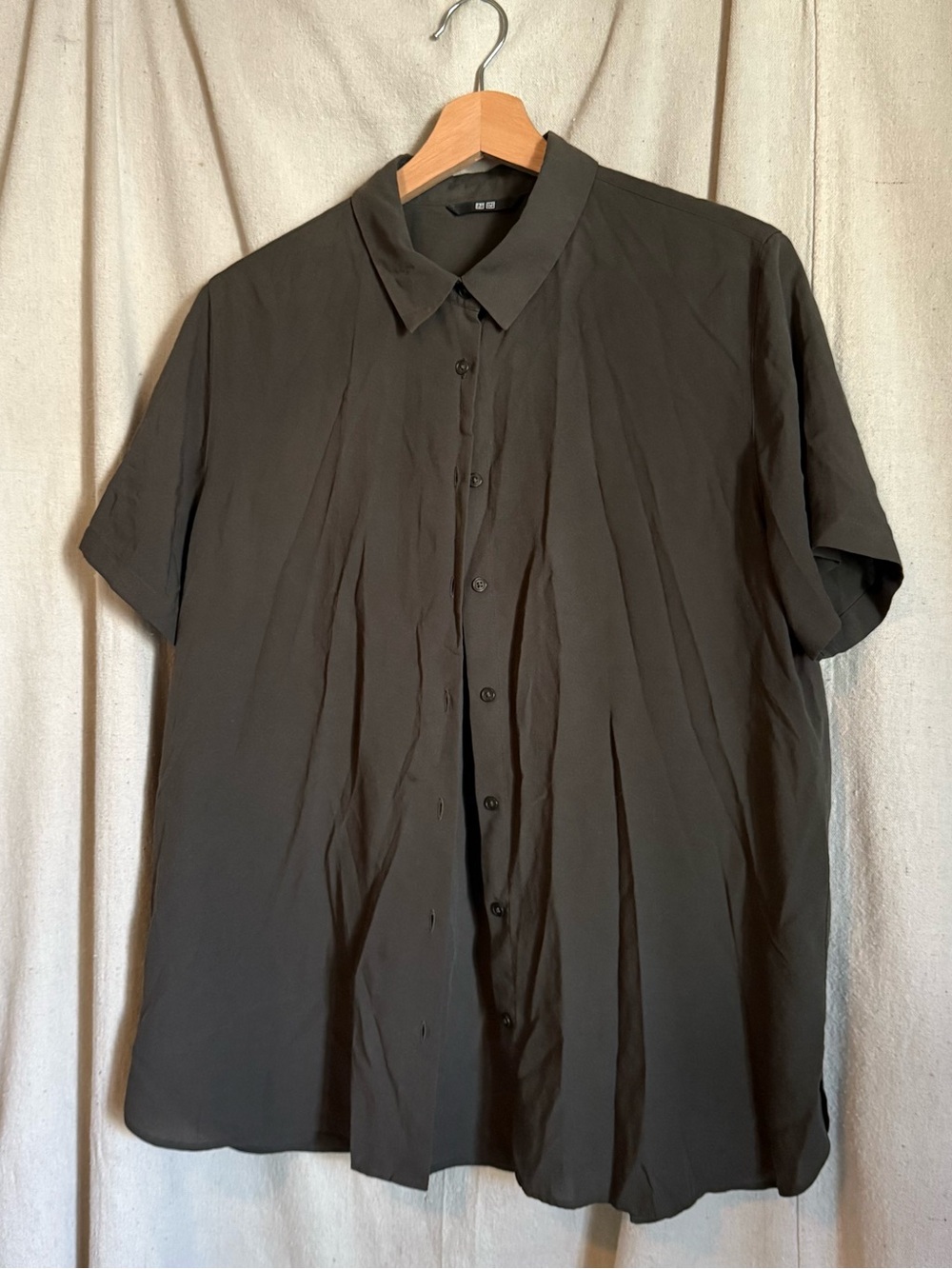 Women's Short-Sleeve Button-Down Shirt - Dark Green Gray